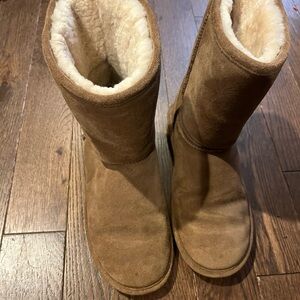 Bearpaw Brown Shearling Boots
